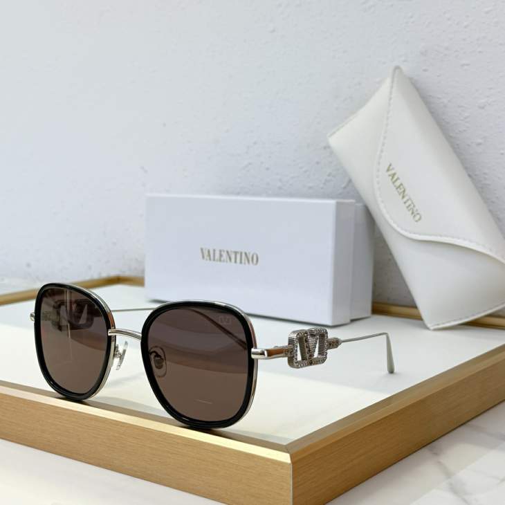 Picture of Valentino Sunglasses _SKUfw75731592fw